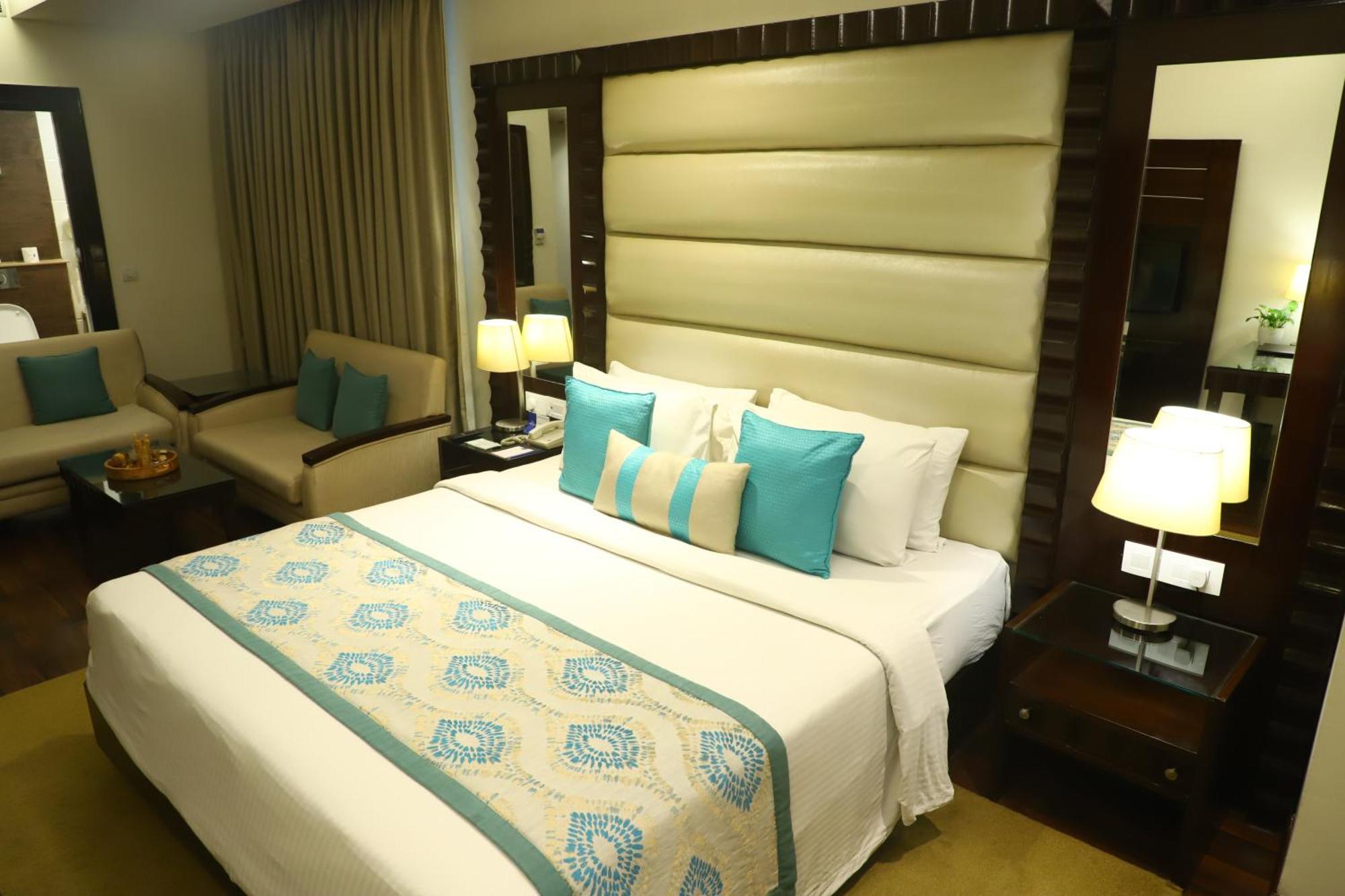 Deventure Sarovar Portico Kapashera, New Hotel 4*